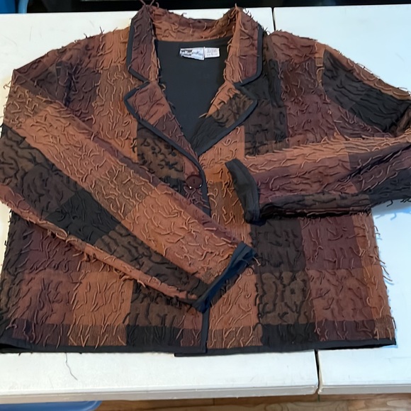 Hovus  Pokus size large brown & black check jacket with fringe detail - Picture 1 of 13